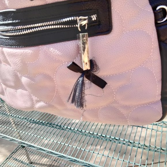 BETSEY JOHNSON Backpack Black Bowtie Mauve Front Used Quilted Hearts - Picture 6 of 15